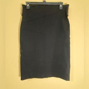 Cute and classic pencil skirt in black ,Size L , in excellent used condition